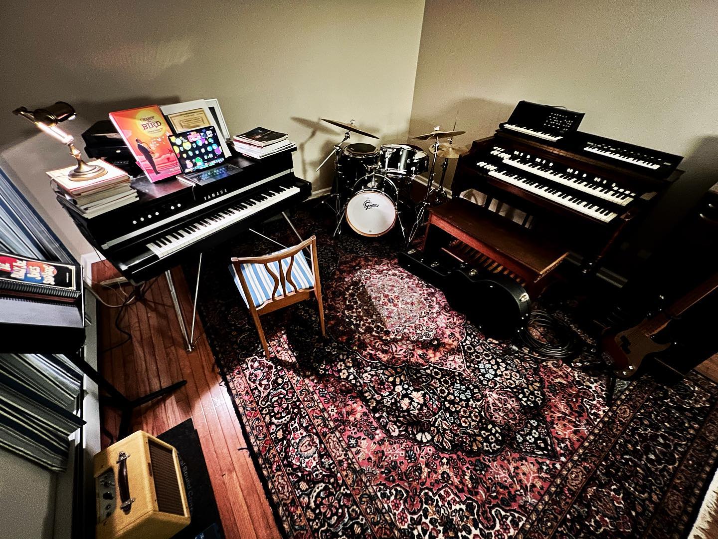 I did some rearranging today, and damn, is that Hammond B3 heavy! The Yamaha CP-70 piano isn’t skinny either.